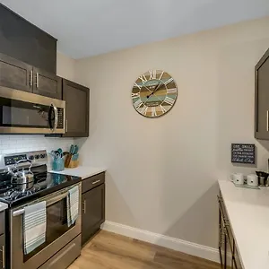 Cozy King Bed-free Parking! Easy Ride To Nyc Apartment