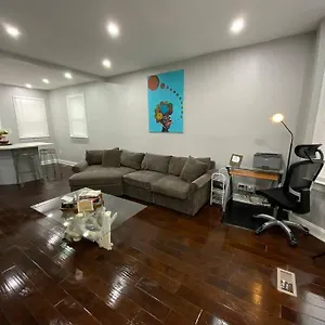Luxury 3br/newark Penn,wifi,free Parking Holiday home