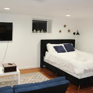 Lovely Private 2 Bedroom Near Ewr/nyc Apartment